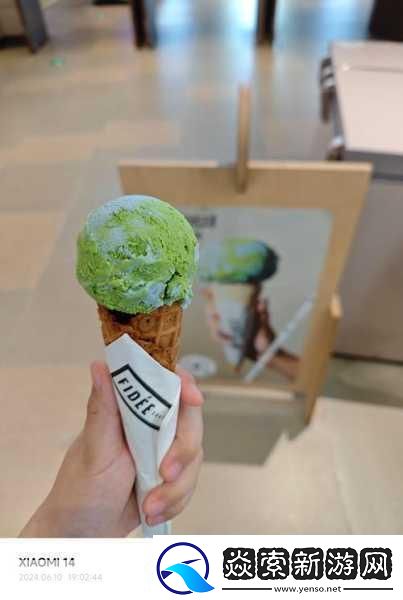 尝到了甜头两人每天都会想方设法