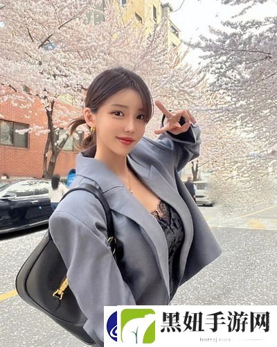 国产㊙️精品入口 免费软件直播间氛围拉满，网友：这深夜宝藏果然看点满满！