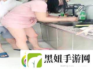 sss丰满少妇BBw大白屁股：探索丰富多彩的身材：大白屁股和丰满少妇的魅力