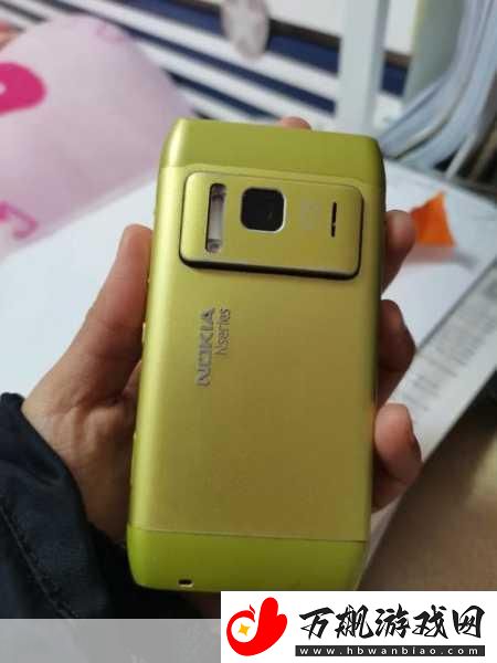 诺基亚-N8-诺基亚-N8：智能手机时代的经典之作与摄影革命先锋