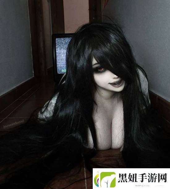 这贞子好像要压塌我的电视机-痴迷暗黑系的Coser-Jyuna