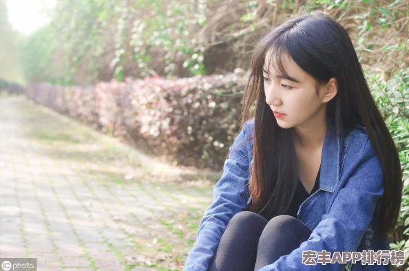 王者荣耀英雄小眼魅力探索：揭秘哪位角色拥有迷人细长的眼眸特征