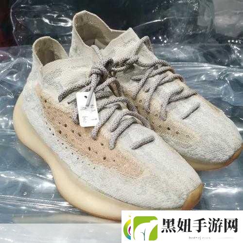 yeezy380蜜桃粉和白色让直播界变天-1.-＂Yeezy-380蜜桃粉与白色：直播时尚潮流的新风向标
