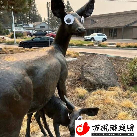 美国一城多个雕塑惊现“神秘瞪眼”-政府：这是破坏艺术品