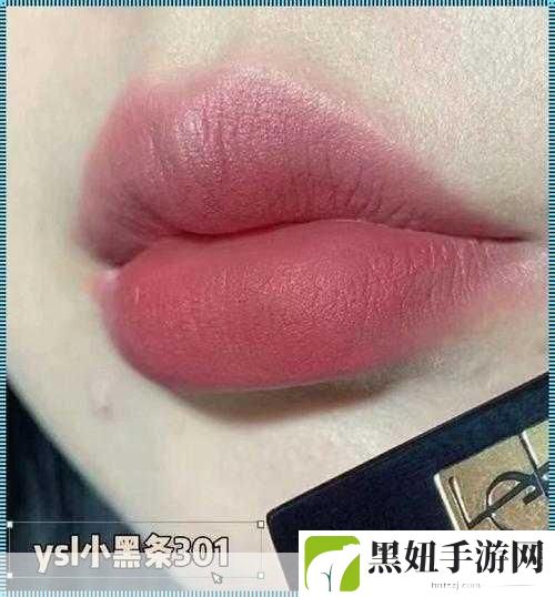 YSL热门蜜桃色：1. 蜜桃色魅力：YSL唇膏的春夏必备之选