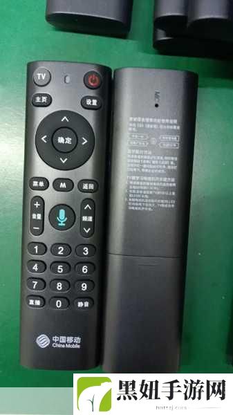 突然将跳d遥控器开到最大：1. 突然将遥控器音量调至最大，家中瞬间变成派对现场