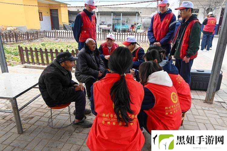 三个大学生慰问敬老院目的：传递温暖关爱老人